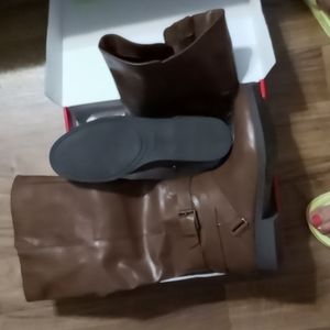 NWT Style & Co Brown boots 8.5